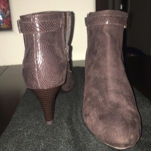 Karen Scott Heel Booties